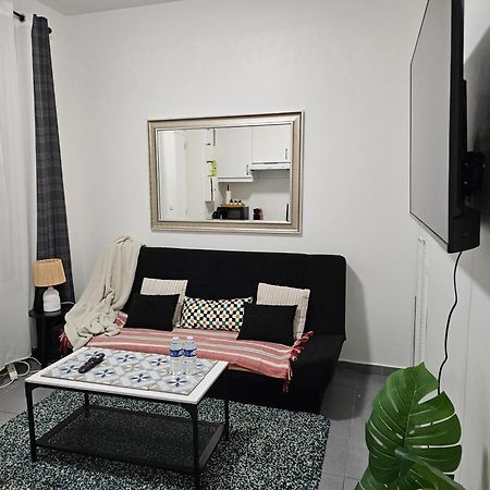 Studio Stade De France 1 Pour 4 Personnes Saint-Denis  Extérieur photo